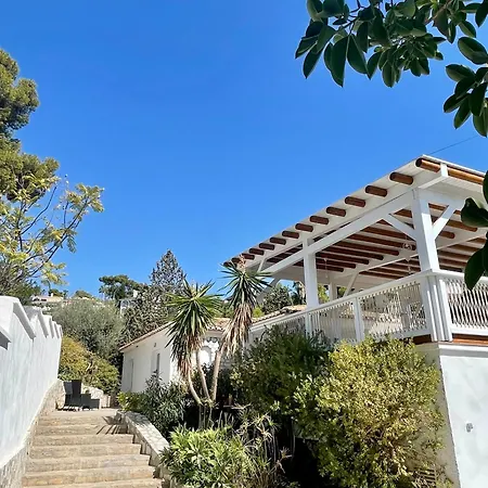 Private & Charming Self-contained On Beautiful