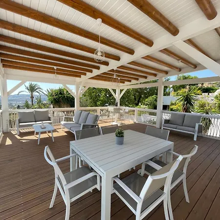 Private & Charming Self-contained On Beautiful